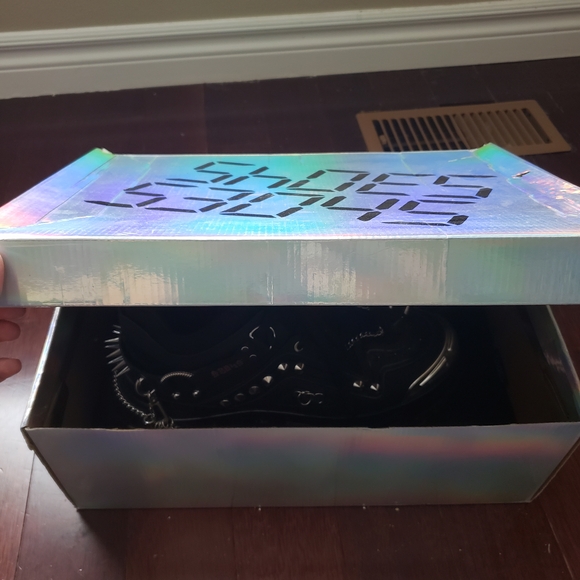 Bump'Air Black Spiked Gothic Shoes - Picture 4 of 5